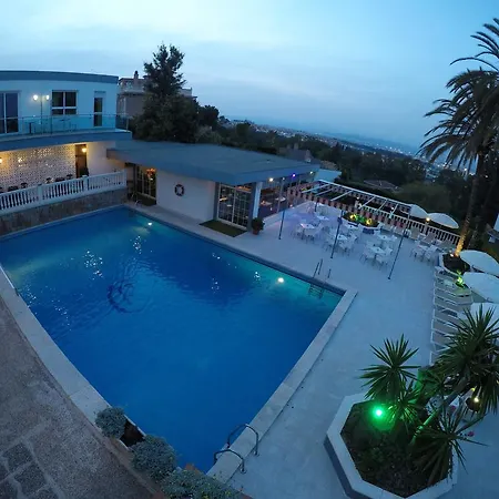 罗萨莱斯度假酒店 2* 托雷莫利诺斯