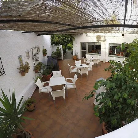 罗萨莱斯度假酒店 2* 托雷莫利诺斯