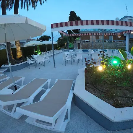 罗萨莱斯度假酒店 酒店 2*