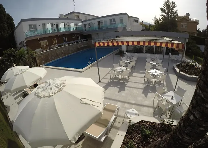 Hotel Complejo Rosales